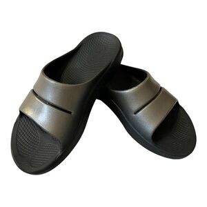 OOFOS OOahh Slide Sandals Unisex Pewter Comfort Shoes